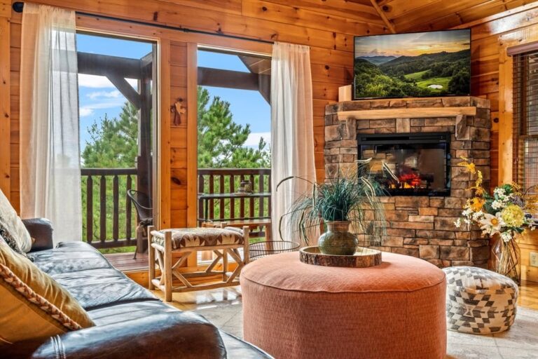 Honey Cabin in Pigeon Forge